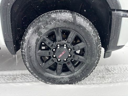 Used 2024 GMC Sierra 3500 AT4 w/ Technology Package image 32