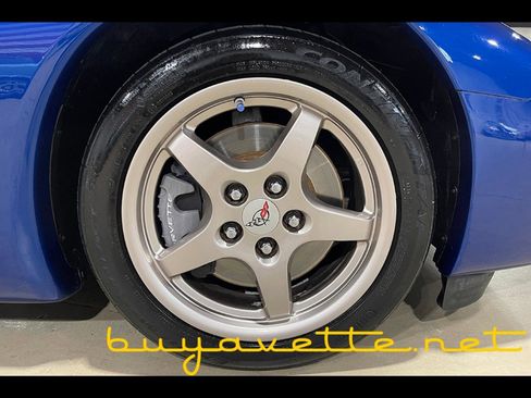 Used 2002 Chevrolet Corvette Coupe w/ Preferred Equipment Group2 image 9