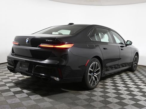 Used 2023 BMW 760i xDrive w/ Executive Package AWD/4WD image 11