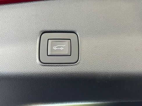 Used 2024 Chevrolet TrailBlazer LT w/ Convenience Package AWD/4WD image 17