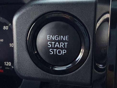Used 2025 Toyota Tacoma Limited AWD/4WD image 21