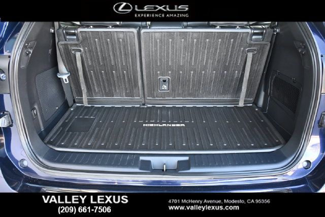 Used 2021 Toyota Highlander Platinum AWD/4WD image 19