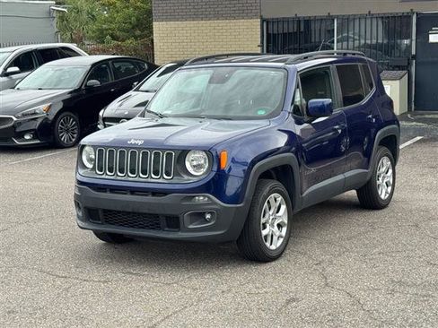 Used 2016 Jeep Renegade Latitude image 1