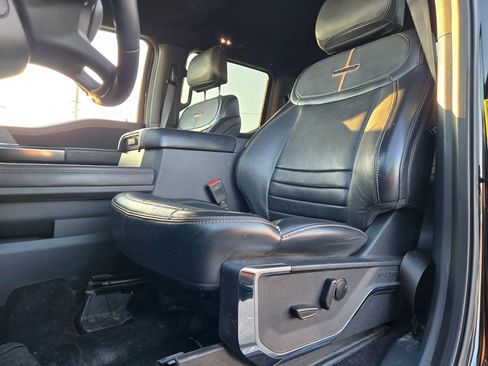 Used 2023 Ford F250 Platinum image 10