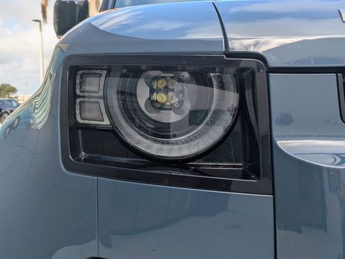 Certified 2024 Land Rover Defender 110 X-Dynamic SE AWD/4WD image 11