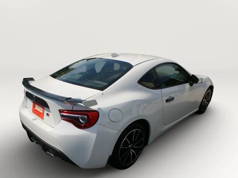 Used 2019 Toyota 86 RWD image 8
