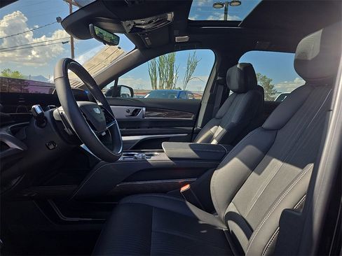 New 2026 Cadillac Vistiq Sport image 23