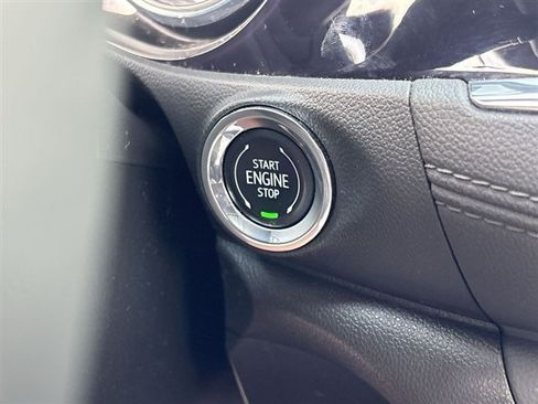 Certified 2023 Buick Encore GX Preferred FWD image 16