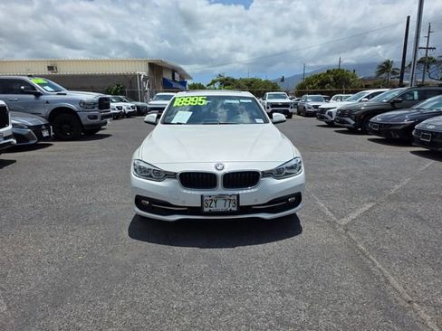 Used 2017 BMW 330i Sedan RWD image 2