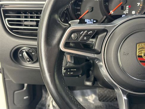 Used 2021 Porsche Macan image 17