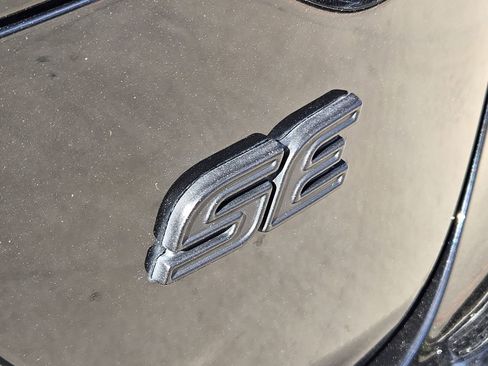 Used 2022 Toyota Corolla SE image 12