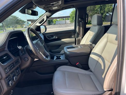 Used 2023 Chevrolet Tahoe Z71 w/ Z71 Off-Road Package AWD/4WD image 20