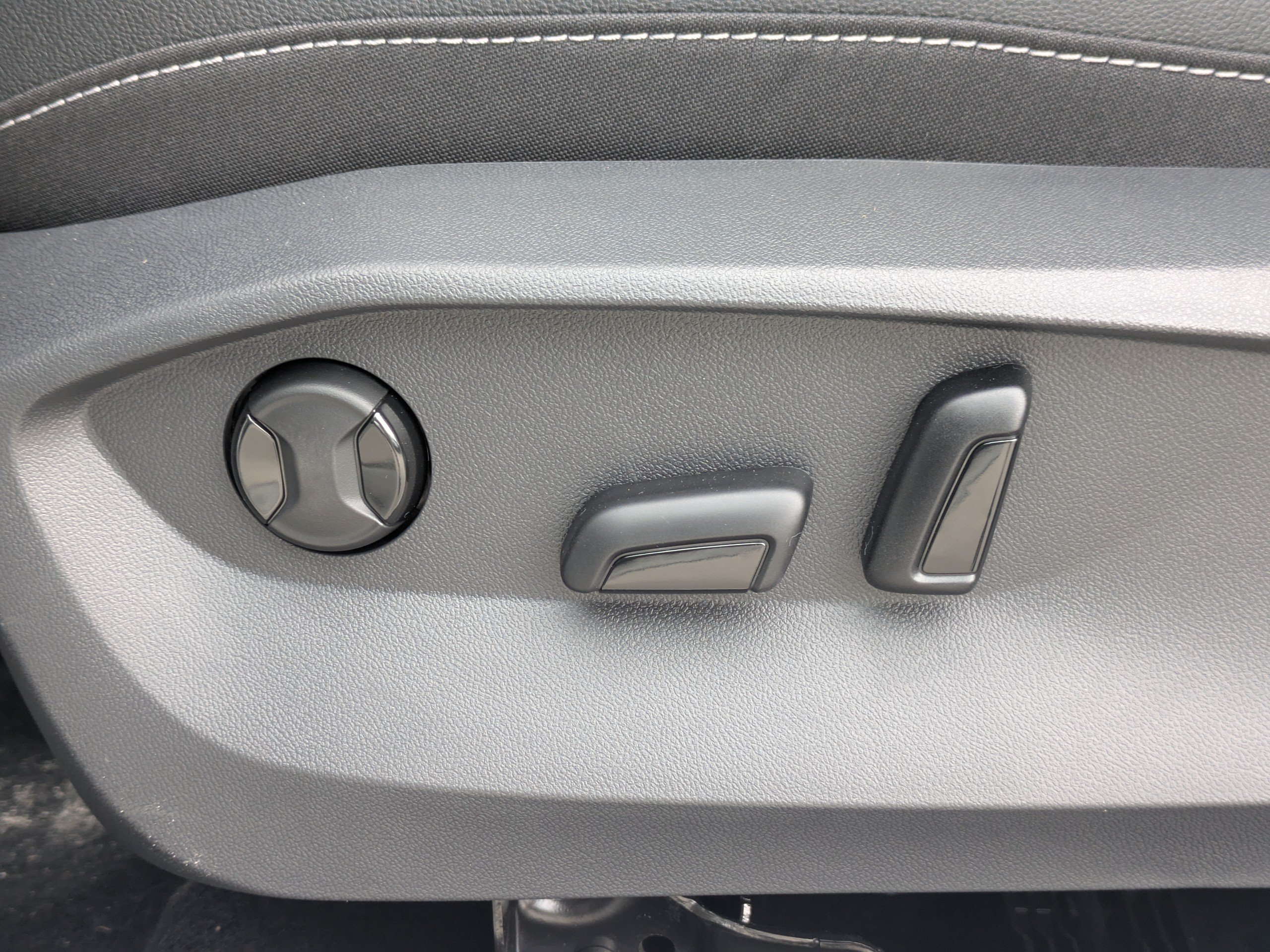 New 2026 Volkswagen Taos SE FWD image 20