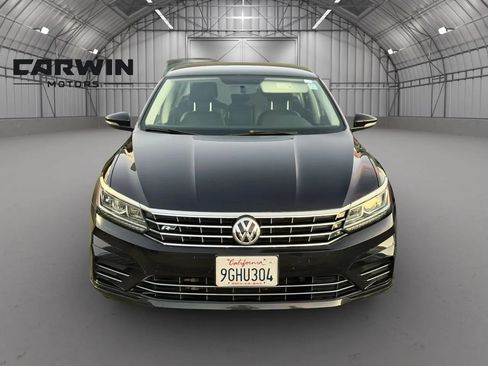 Used 2017 Volkswagen Passat 1.8T R-Line w/ R-Line Lighting Package FWD image 3