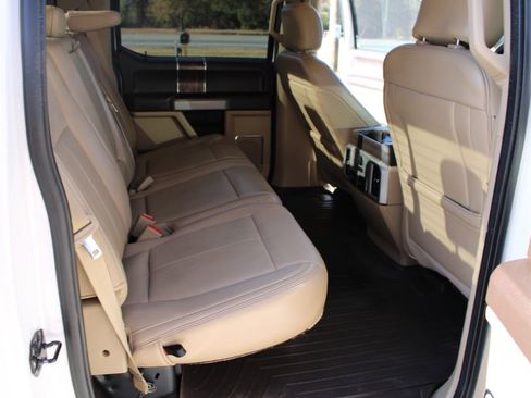 Used 2019 Ford F150 Lariat w/ Equipment Group 502A Luxury image 11