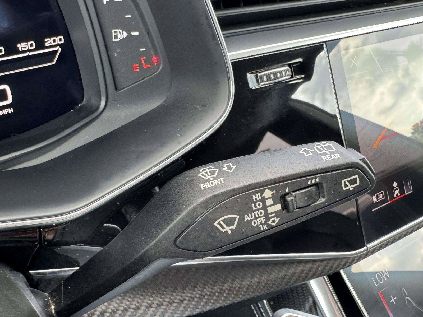 Used 2021 Audi RS Q8 w/ Carbon Optic Package AWD/4WD image 22
