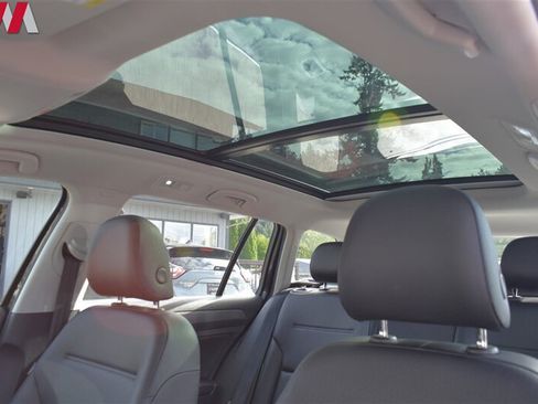 Used 2018 Volkswagen Golf Alltrack SE AWD/4WD image 25