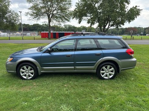 Used 2009 Subaru Outback 2.5i Special Edition AWD/4WD image 19