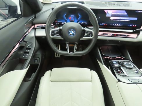 Certified 2024 BMW i5 eDrive40i w/ Executive Package image 10