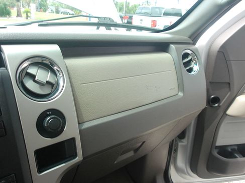 Used 2010 Ford F150 XLT RWD image 17