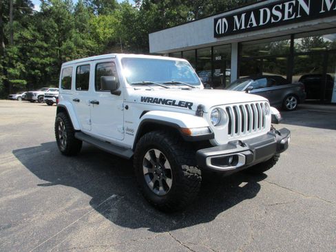 Used 2018 Jeep Wrangler Unlimited Sahara AWD/4WD image 3