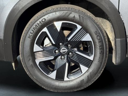 Used 2025 Nissan Kicks SV image 29