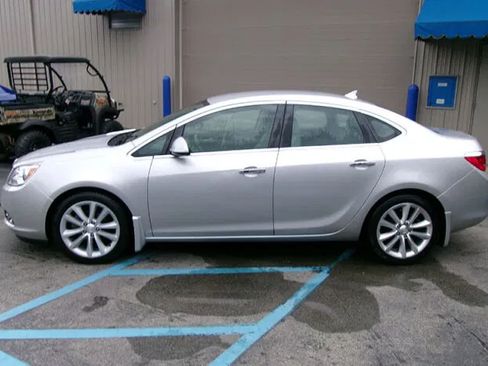 Used 2014 Buick Verano FWD image 3