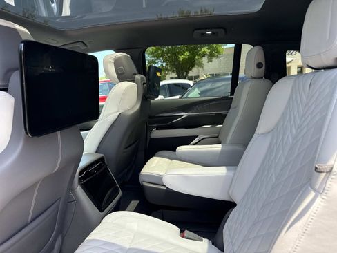 Used 2025 Cadillac Escalade IQ Luxury 1 w/ Smart Trailering package AWD/4WD image 16