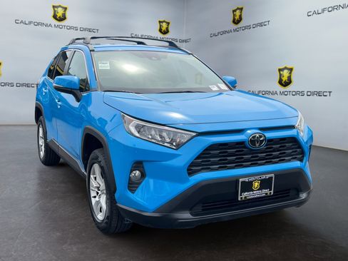 Used 2020 Toyota RAV4 XLE w/ Carpet Mat Package FWD image 7