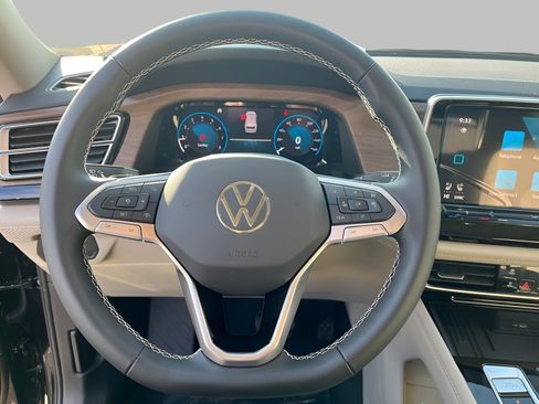 New 2026 Volkswagen Atlas SE image 13