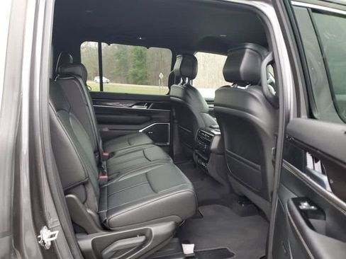 Used 2024 Jeep Wagoneer 4WD w/ Convenience Group I image 22