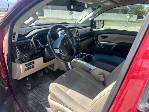 Used 2017 Nissan Titan SV AWD/4WD image 7