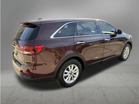 Used 2019 Kia Sorento FWD image 5