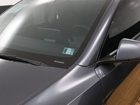Used 2023 Tesla Model Y Performance AWD/4WD image 2