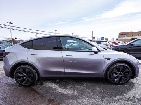 Used 2025 Tesla Model Y Long Range image 4