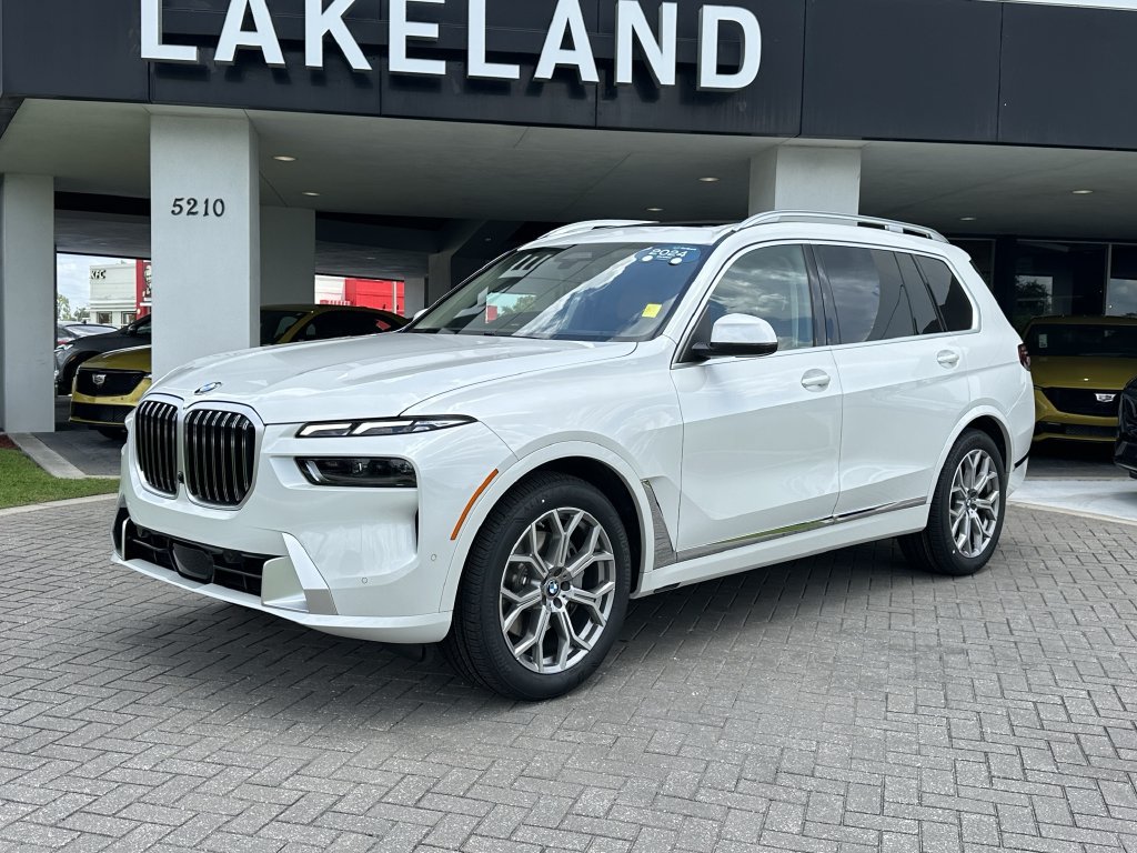 Used 2024 BMW X7 xDrive40i AWD/4WD image 2