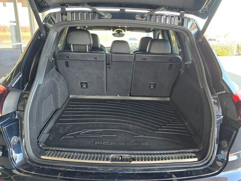 Used 2017 Porsche Cayenne S image 12