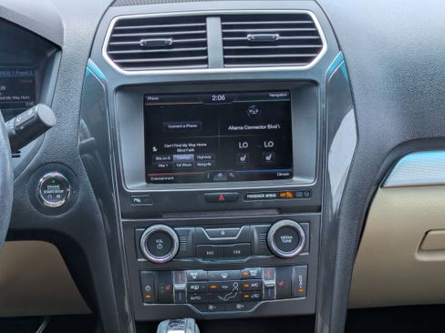 Used 2016 Ford Explorer XLT w/ Equipment Group 202A FWD image 5