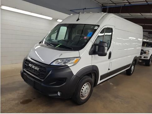 Used 2024 RAM ProMaster 2500 w/ Convenience Group FWD image 2