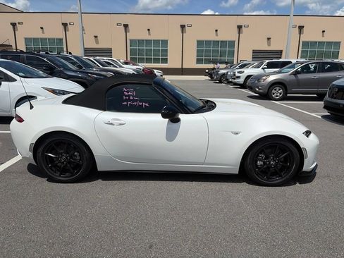 Used 2025 MAZDA MX-5 Miata Club RWD image 2