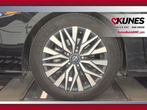 Used 2024 Nissan Altima 2.5 SV image 9