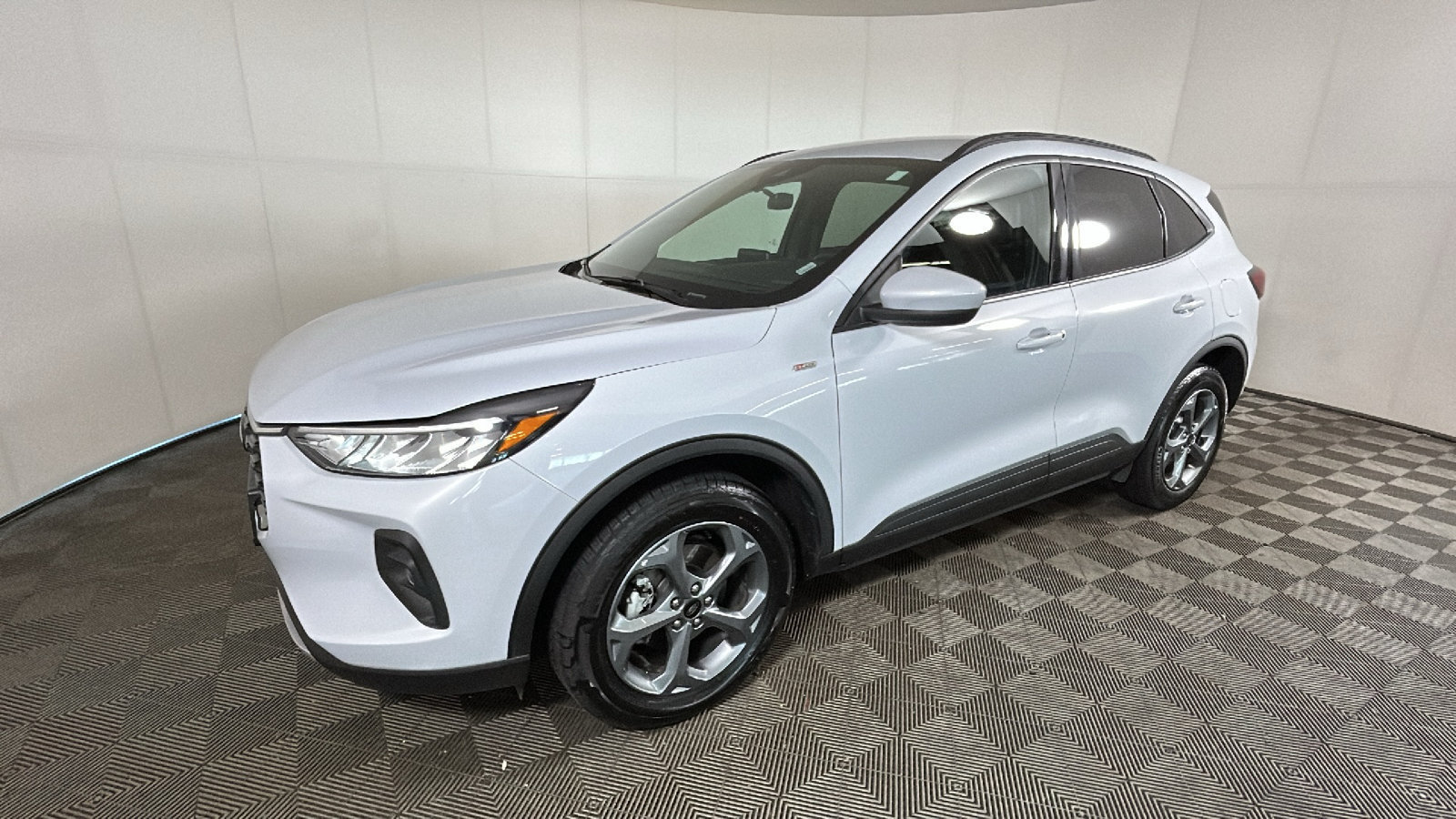 Used 2025 Ford Escape ST-Line Select AWD/4WD image 7