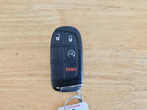 Used 2025 Jeep Compass Limited w/ High Altitude Package AWD/4WD image 9