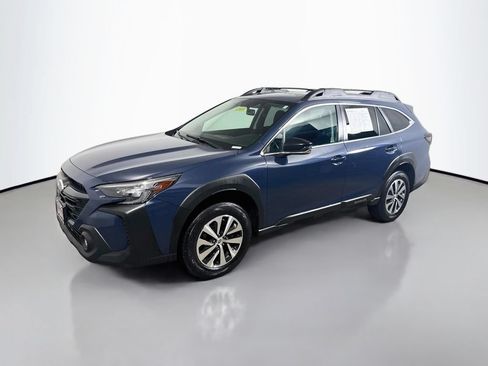 Used 2023 Subaru Outback Premium AWD/4WD image 3