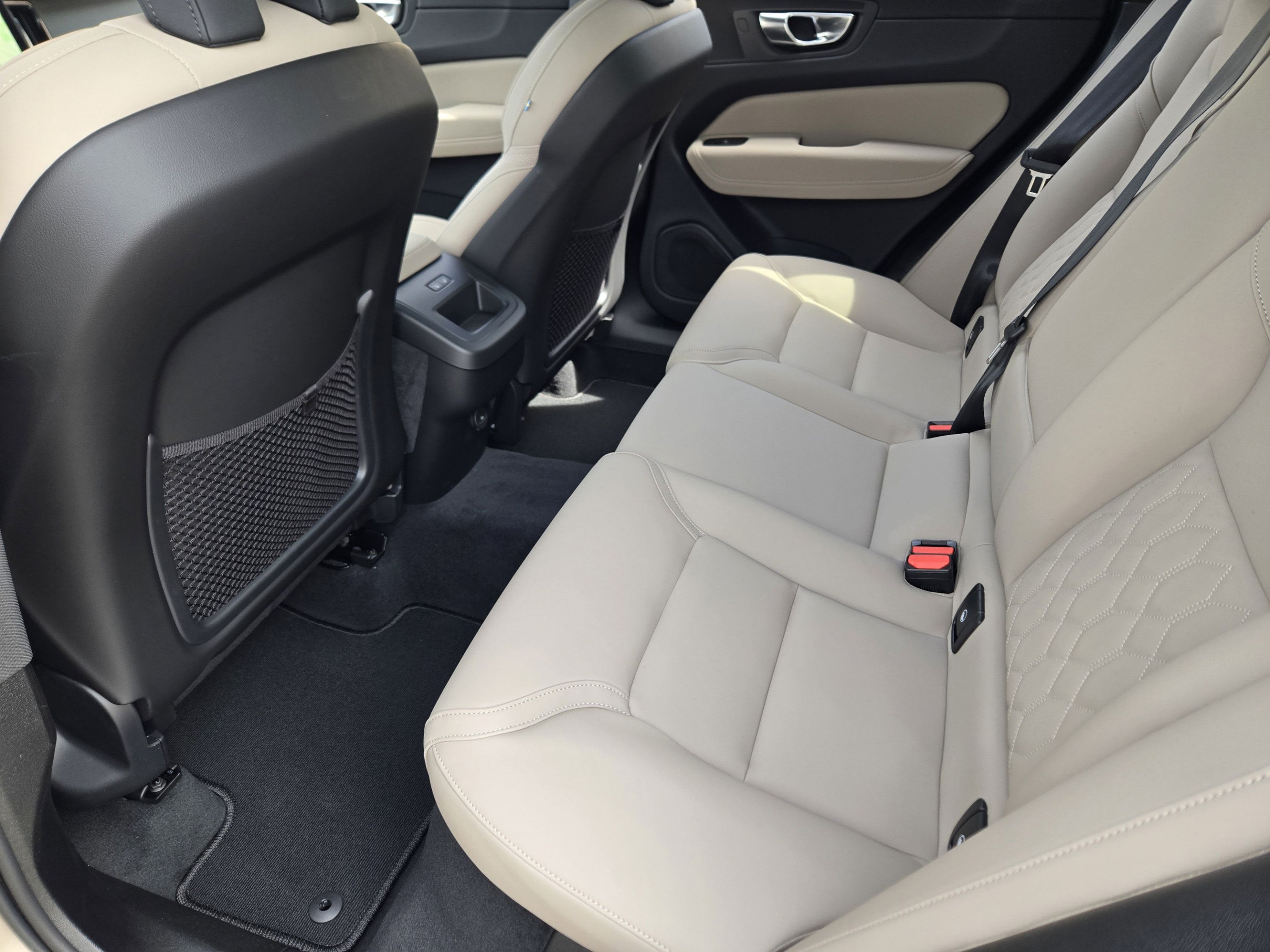 Used 2026 Volvo XC60 B5 Plus w/ Protection Package Premier AWD/4WD image 24