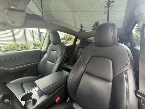 Used 2021 Tesla Model Y Long Range AWD/4WD image 15