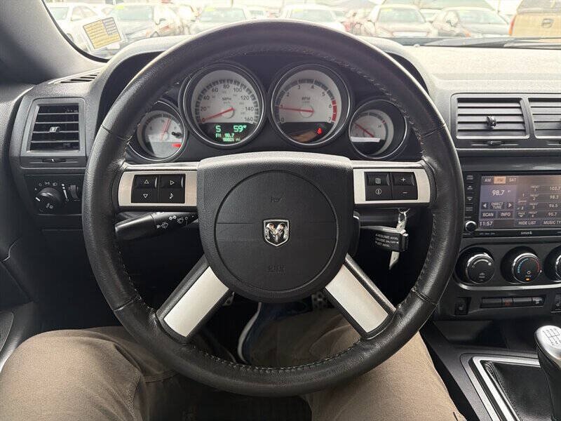 Used 2009 Dodge Challenger R/T RWD image 13