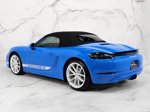 Used 2024 Porsche 718 Boxster RWD image 22