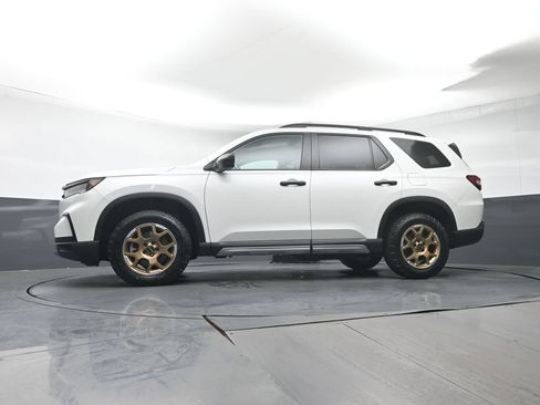 Used 2024 Honda Pilot TrailSport image 31