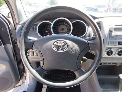 Used 2010 Toyota Tacoma PreRunner RWD image 11